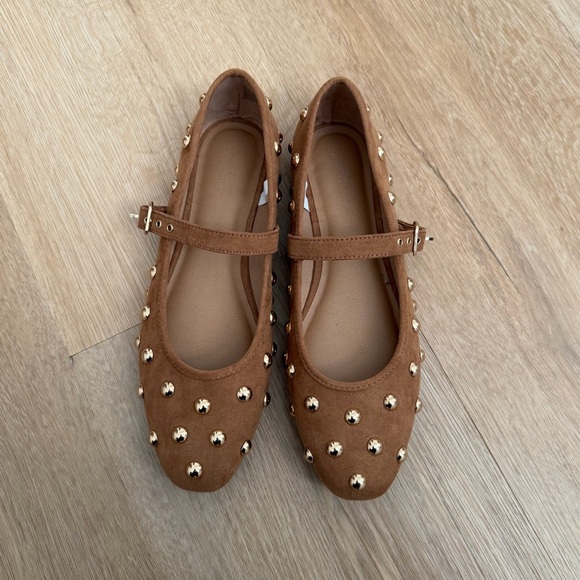 Universal threads flats 8.5 - Picture 3 of 3